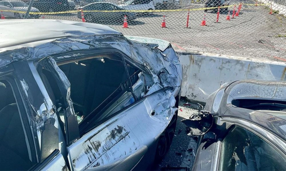 ΗΠΑ: O τροχός που αποκολλήθηκε από Boeing 777 έπεσε πάνω σε αυτοκίνητα
